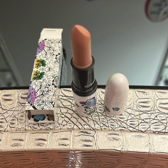 NIB! Mac Cosmetics Liberty Of London Collection Lipstick In Color Peachstock. - Picture 5 of 14